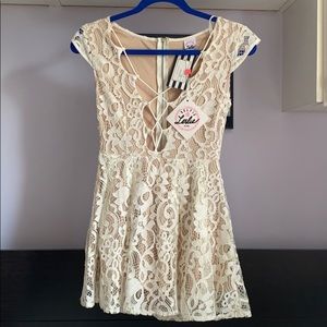 Selfie Leslie white lace dress/romper